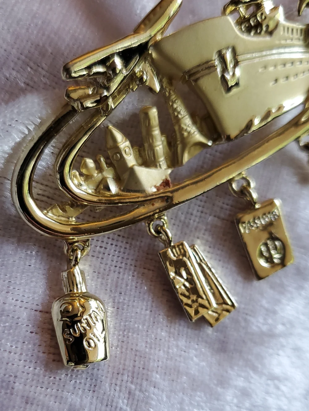 Vintage Gold Tone Cruise & Travel Charm Brooch Signed DANECRAFT